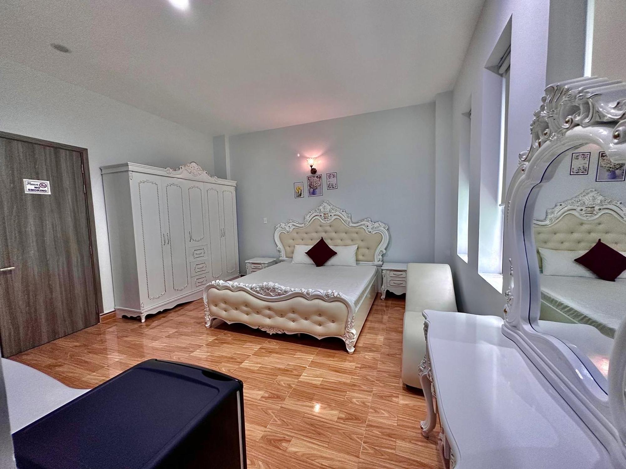 Royal Homestay Туй Хоа Екстериор снимка