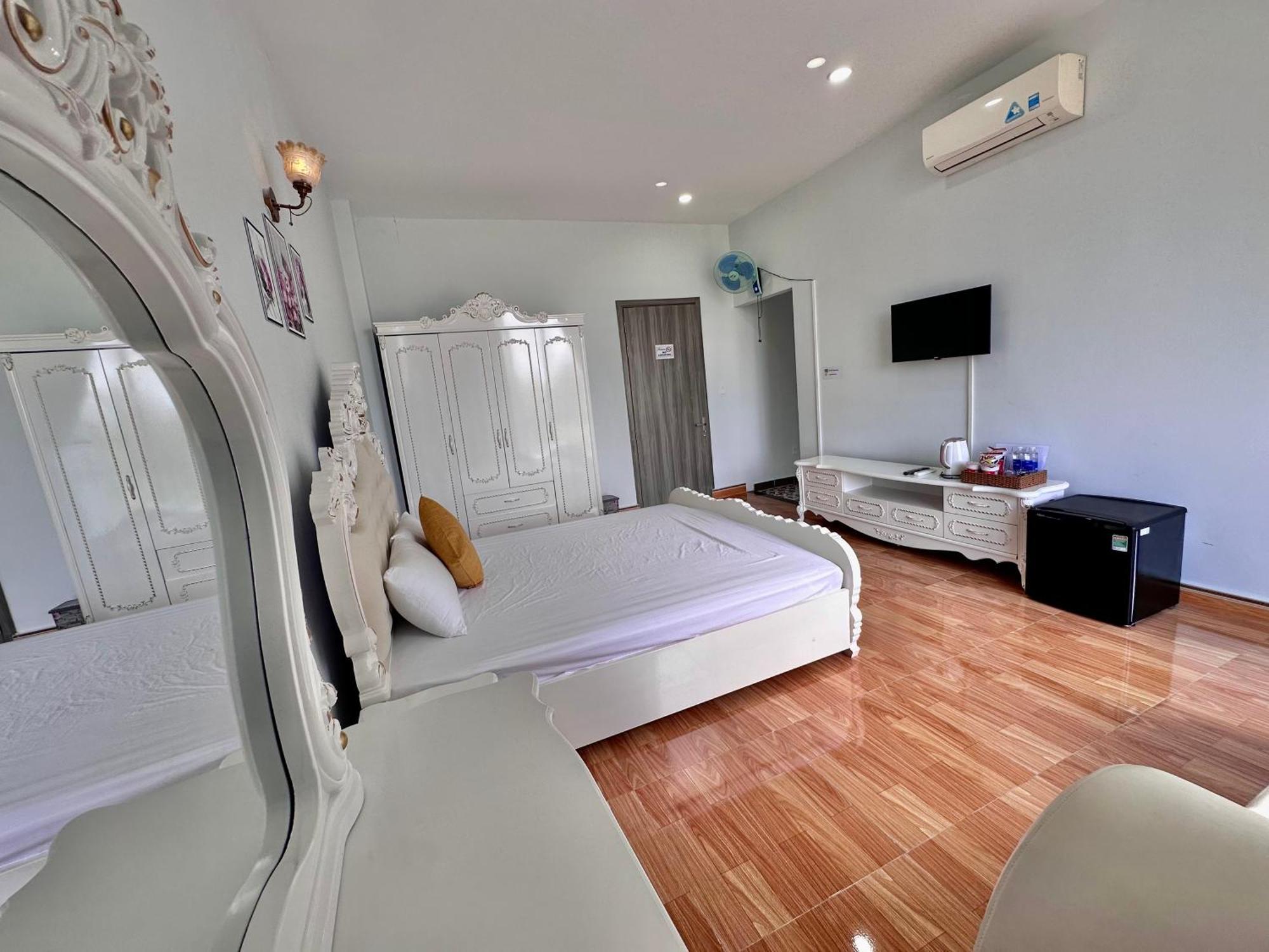 Royal Homestay Туй Хоа Екстериор снимка