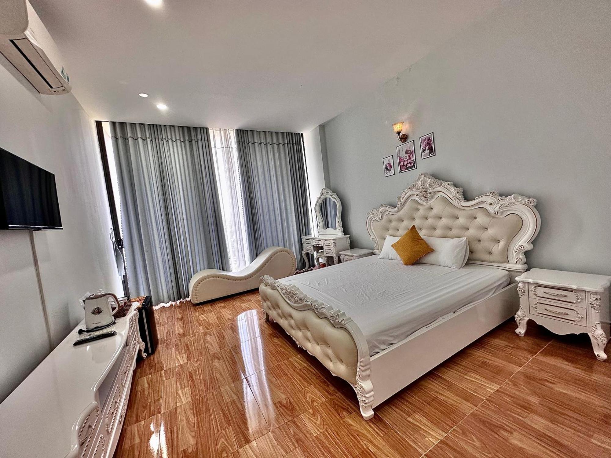 Royal Homestay Туй Хоа Екстериор снимка